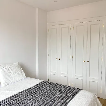 Apartment Acogedor Con Terraza Y Parking Publico En Comillas