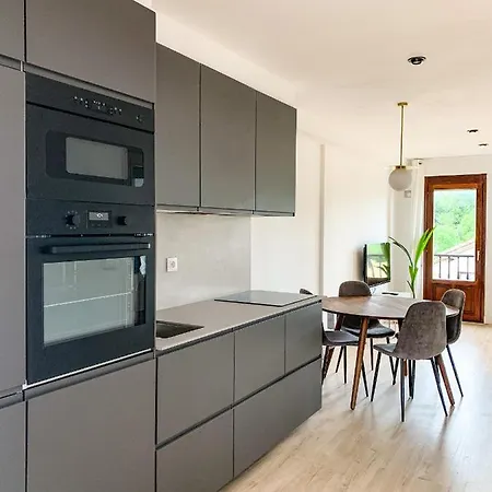 Apartment Acogedor Con Terraza Y Parking Publico En *