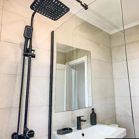 Διαμέρισμα Acogedor Con Terraza Y Parking Publico En