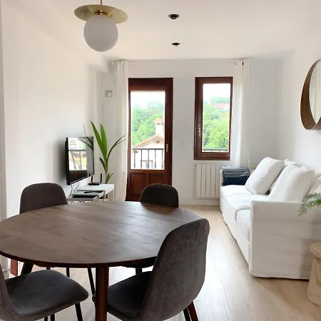 Apartment Acogedor Con Terraza Y Parking Publico En Comillas