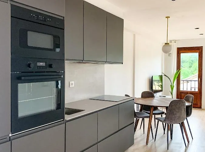 Apartmán Acogedor Con Terraza Y Parking Publico En *