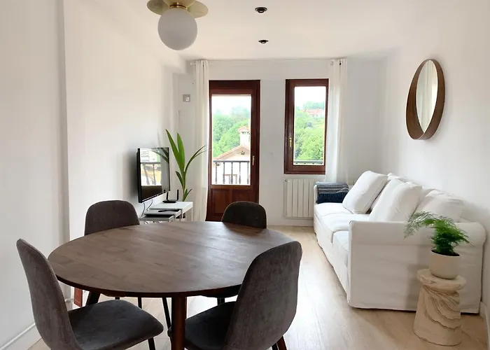 Apartmán Acogedor Con Terraza Y Parking Publico En Comillas