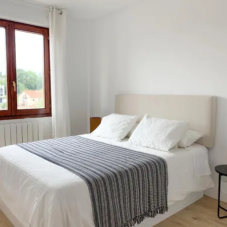 Acogedor Con Terraza Y Parking Publico En